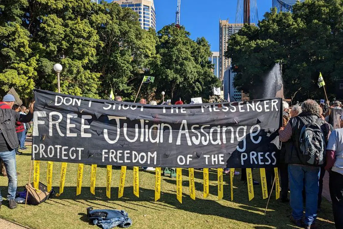 FILE PHOTO: Julian Assange's supporters demonstrate at Hyde Park, Sydney, Australia May 24, 2023. REUTERS/Lewis Jackson/File Photo