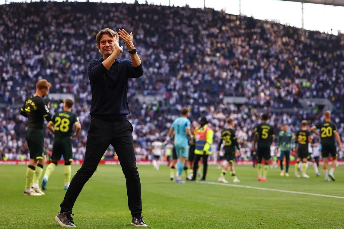 FILE PHOTO: Soccer Football - Premier League - Tottenham Hotspur v Brentford - Tottenham Hotspur Stadium, London, Britain - September 21, 2024, Brentford manager Thomas Frank applauds fans after the match REUTERS/Hannah Mckay/File Photo
