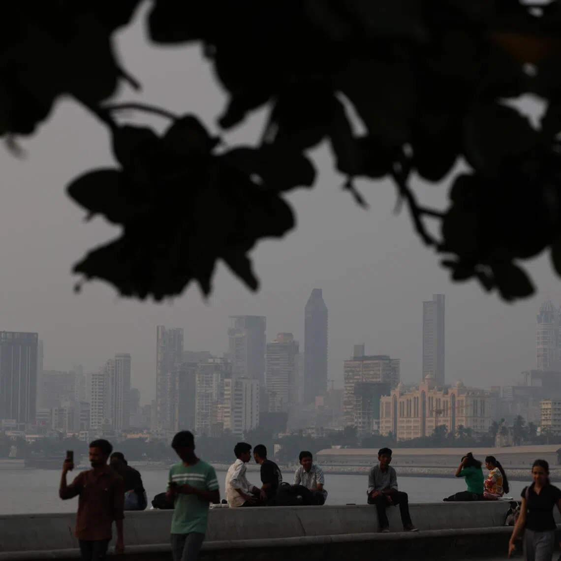 epa12706710 A view of high-rise buildings engulfed in smog along the Arabian Sea coastline in Mumbai, India, 05 February 2026. Mumbai's air quality index (AQI) stood at 170, which lies in the 'unhealthy' category, according to the Central Pollution Control Board.  EPA/DIVYAKANT SOLANKI