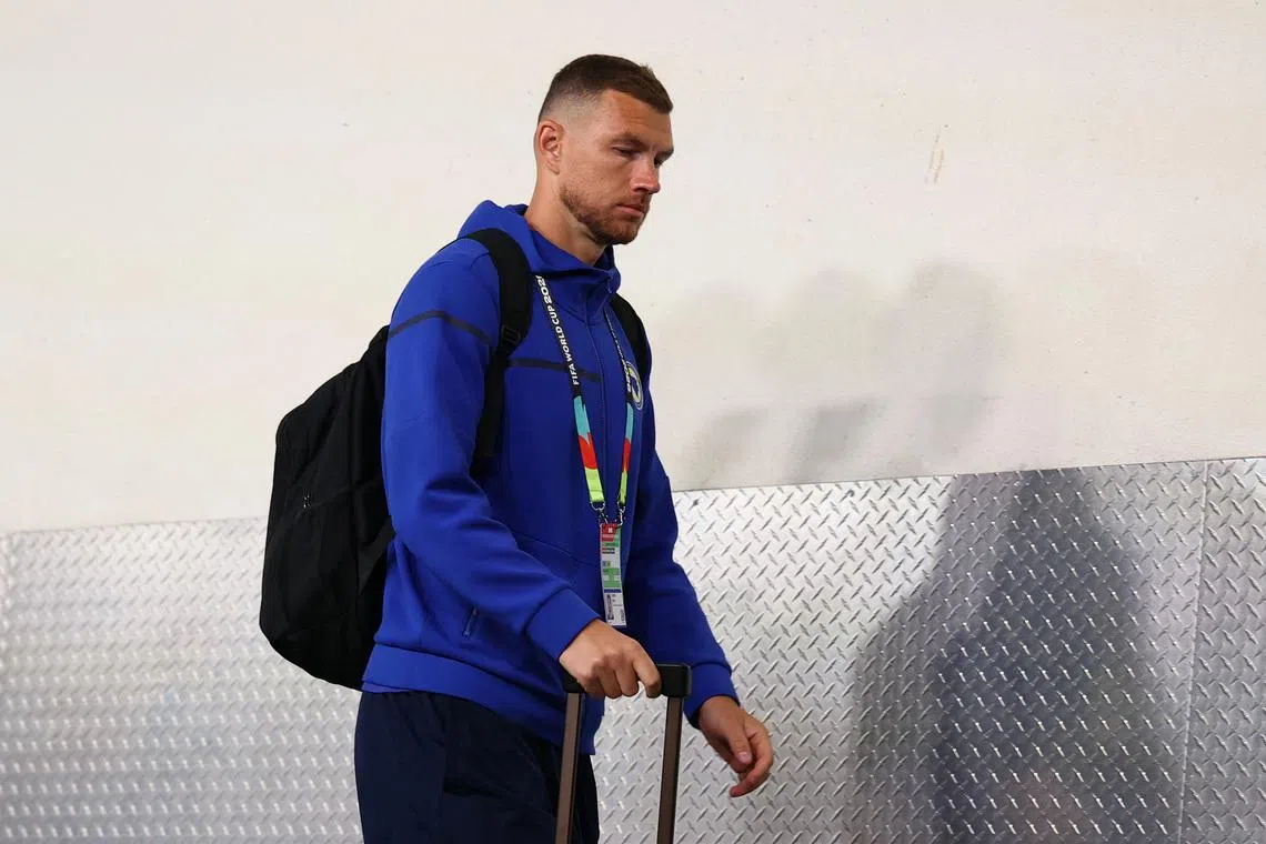 Soccer Football - FIFA World Cup 2026 - Group B - Switzerland v Bosnia and Herzegovina - Los Angeles Stadium, Inglewood, California, U.S. - June 18, 2026 Bosnia and Herzegovina's Edin Dzeko arrives at the stadium before the match REUTERS/Matthew Childs