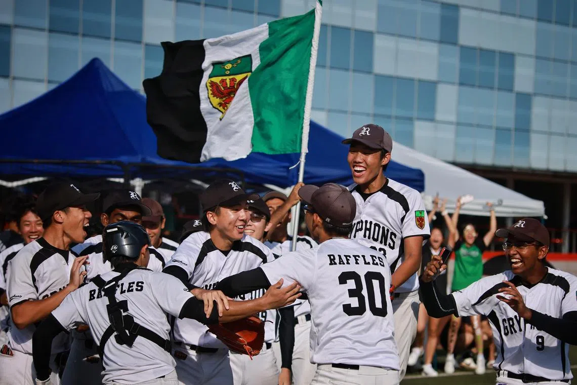 ST20230523_202362605362/klsoft23/Kolette Lim/Jason Quah

Raffles Institution celebrate their win over Eunoia JC in the NSG final A div boys' softball final at River Valley High School on May 23, 2023.