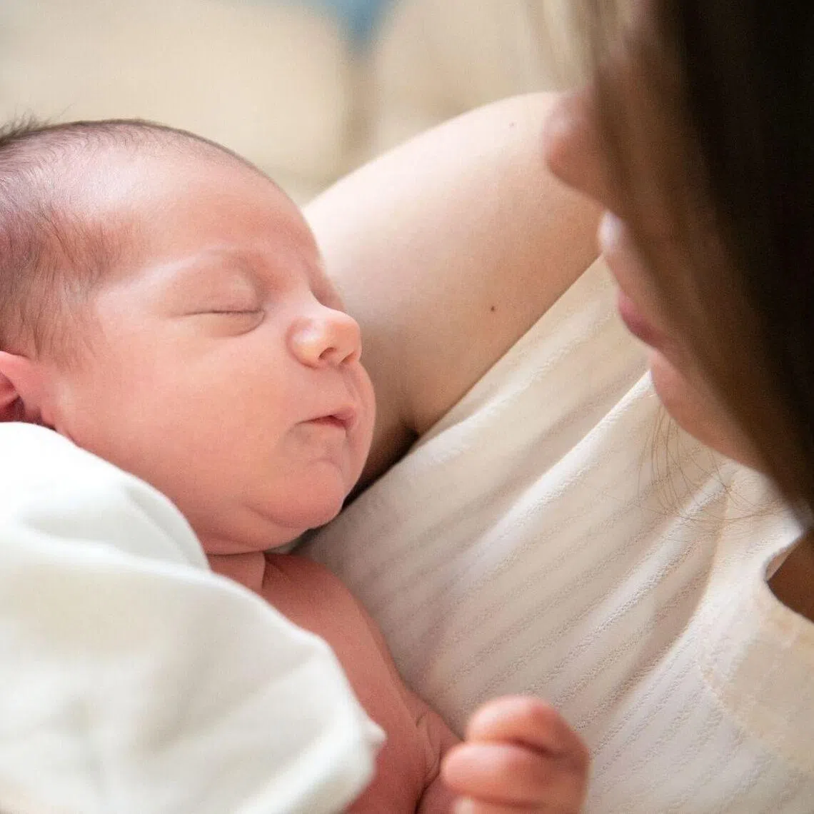 Postpartum care services allow mothers to stay with their babies while receiving professional advice and assistance in a relaxed environment.