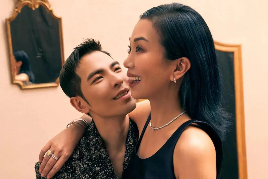 Summer Lin, Jam Hsiao's manager and fiancee, posted photos of herself with the  singer on social media on Aug 22.