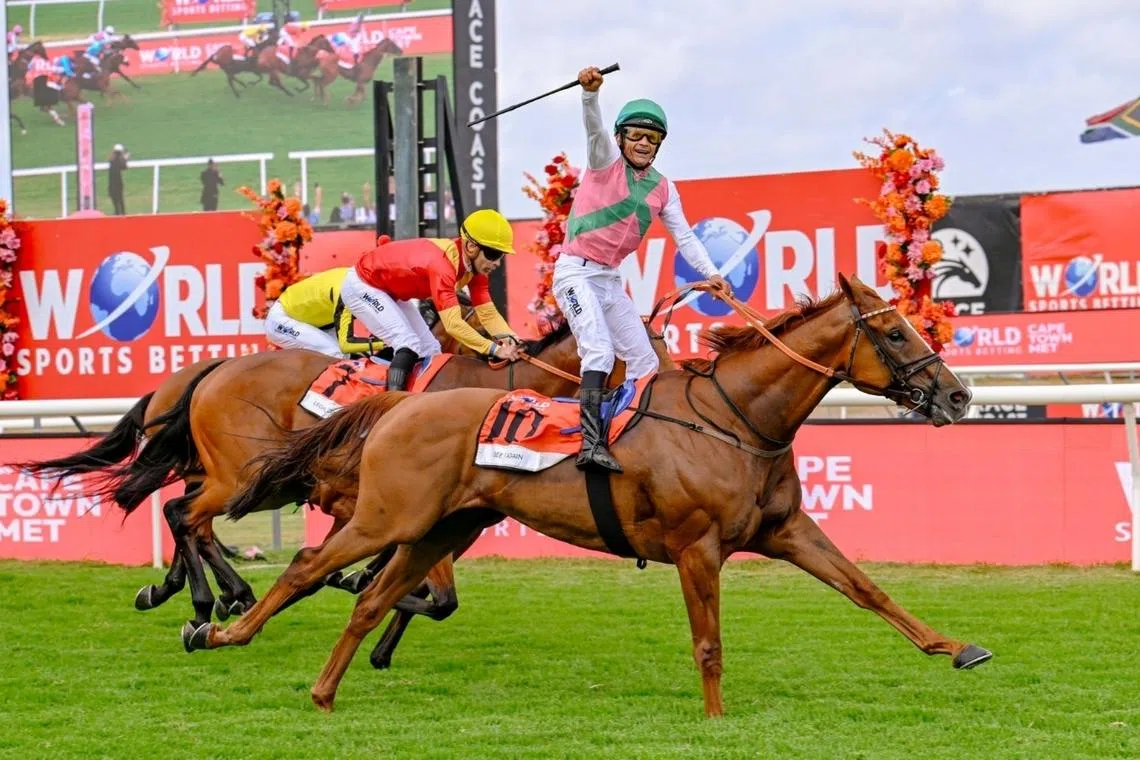 Double stroke of Fortune 
in Cape Town feature races