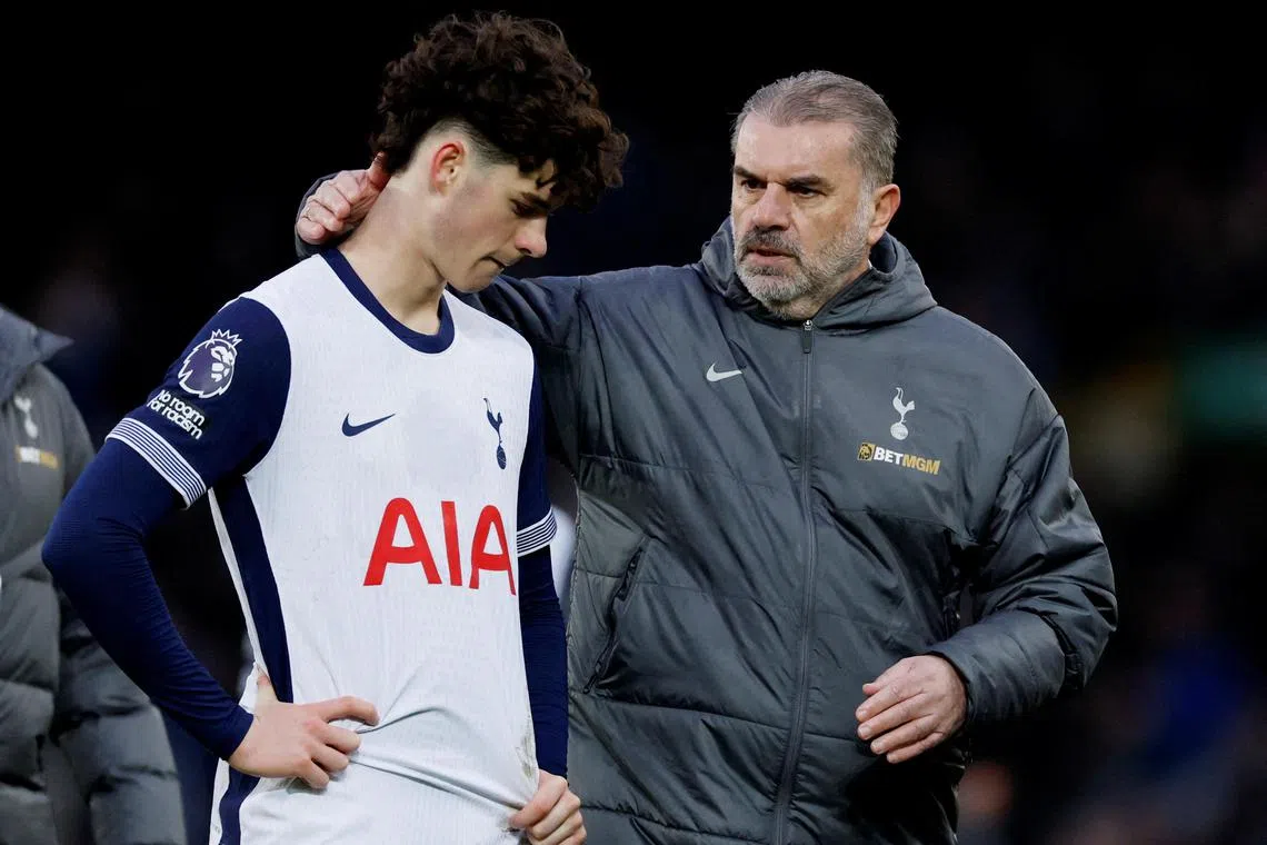 Soccer Football - Premier League - Everton v Tottenham Hotspur - Goodison Park, Liverpool, Britain - January 19, 2025
Tottenham Hotspur's Archie Gray and manager Ange Postecoglou look dejected after the match Action Images via Reuters/Jason Cairnduff EDITORIAL USE ONLY. NO USE WITH UNAUTHORIZED AUDIO, VIDEO, DATA, FIXTURE LISTS, CLUB/LEAGUE LOGOS OR 'LIVE' SERVICES. ONLINE IN-MATCH USE LIMITED TO 120 IMAGES, NO VIDEO EMULATION. NO USE IN BETTING, GAMES OR SINGLE CLUB/LEAGUE/PLAYER PUBLICATIONS. PLEASE CONTACT YOUR ACCOUNT REPRESENTATIVE FOR FURTHER DETAILS..     TPX IMAGES OF THE DAY     