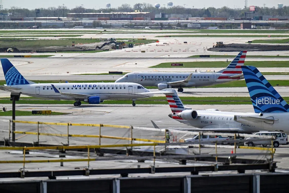Chicago airports cancel flights with tornado alert
