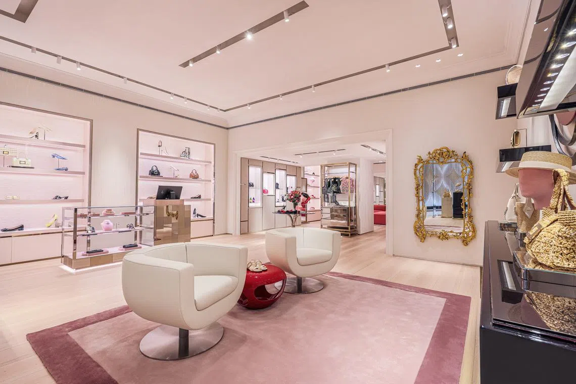 The second room in Roger Vivier’s Takashimaya boutique.