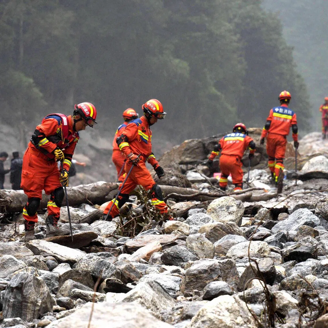 Figures from Nepal and from Chinese authorities in charge of Tibet put the total number of missing close to 3,000, with 691 bodies recovered.