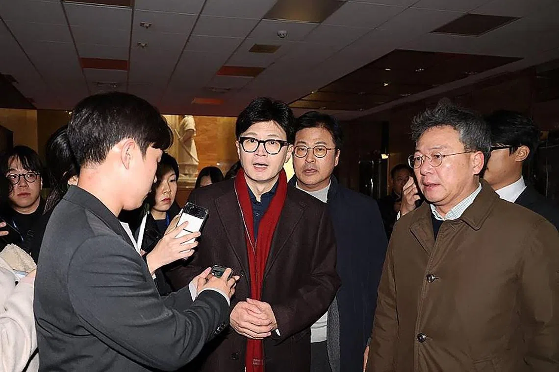 Mr Han Dong-hoon stated that he would work to block the impeachment motion submitted by six opposition parties, but he called on the president to leave the party.