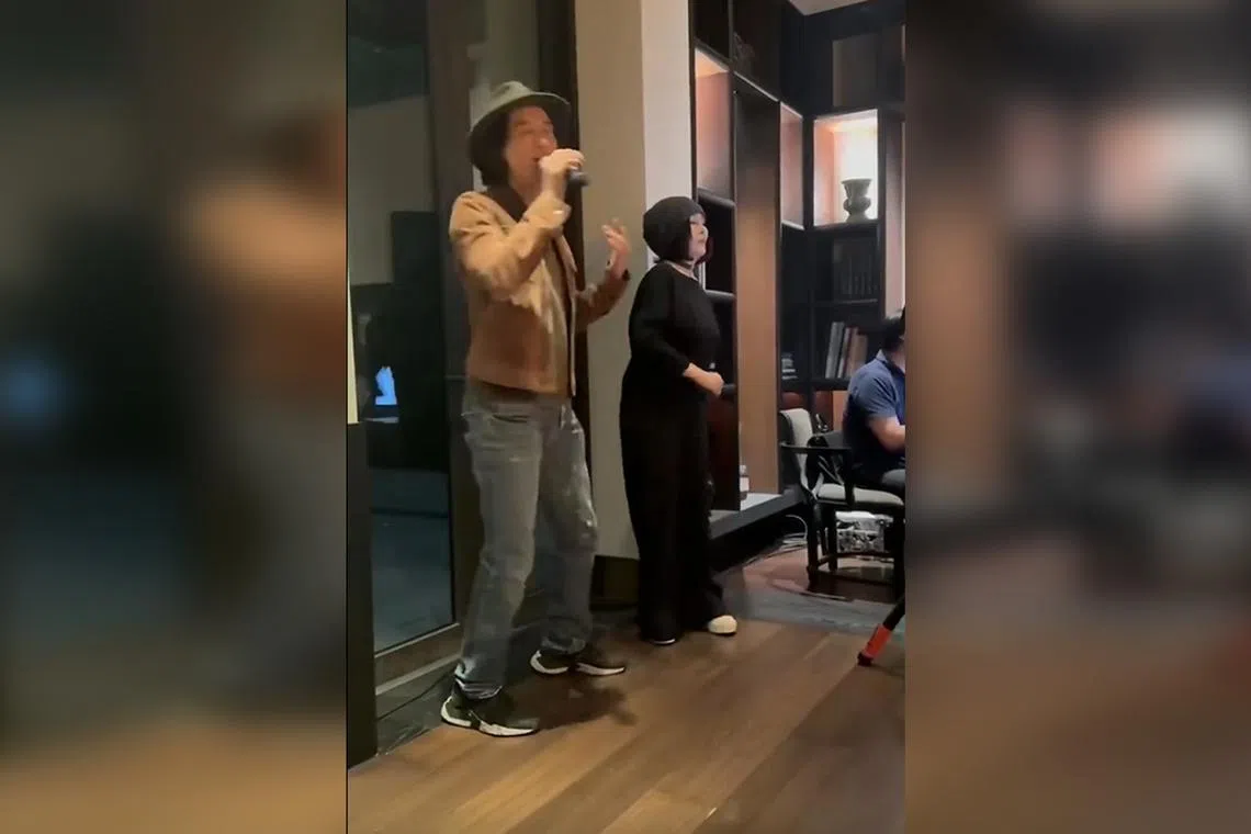 Wang Leehom (left) sang his song, Big City Small Love, in the video, while Jody Chiang moved to the beat of the song beside him. 