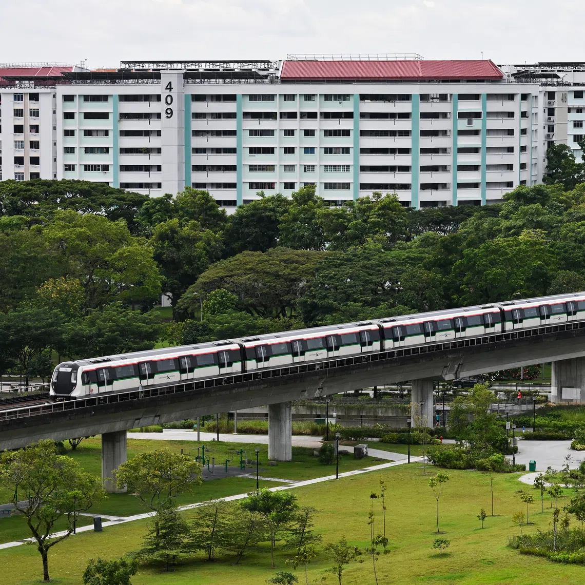 Train punctuality and the proportion of train services that operated on schedule also saw improvements.
