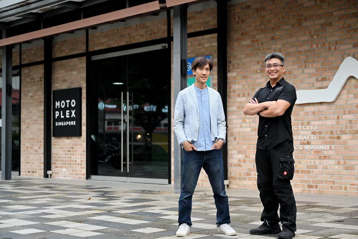 ST20240308_202442159681/kggillman/Ng Keng Gene/Azmi Athni//

(From left) Ewan Wong, co-head of lifestyle operations of Didi Lifestyle, and Adrian
Tan, managing director of Didi Lifestyle, at 47 Malan Road on Mar 8. 

