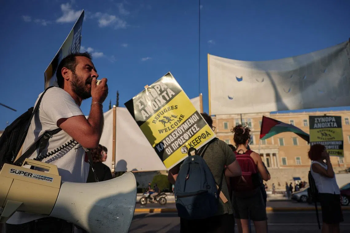 Greece approves quicker migrant returns, aims to s
