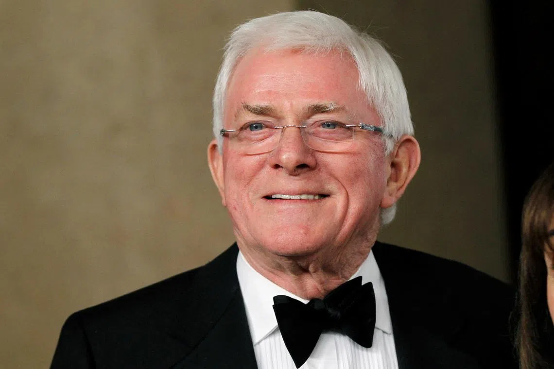 With his boyish charm, irrepressible energy and thick white hair, Phil Donahue ran a show once acclaimed as "a national forum for America's housewives".