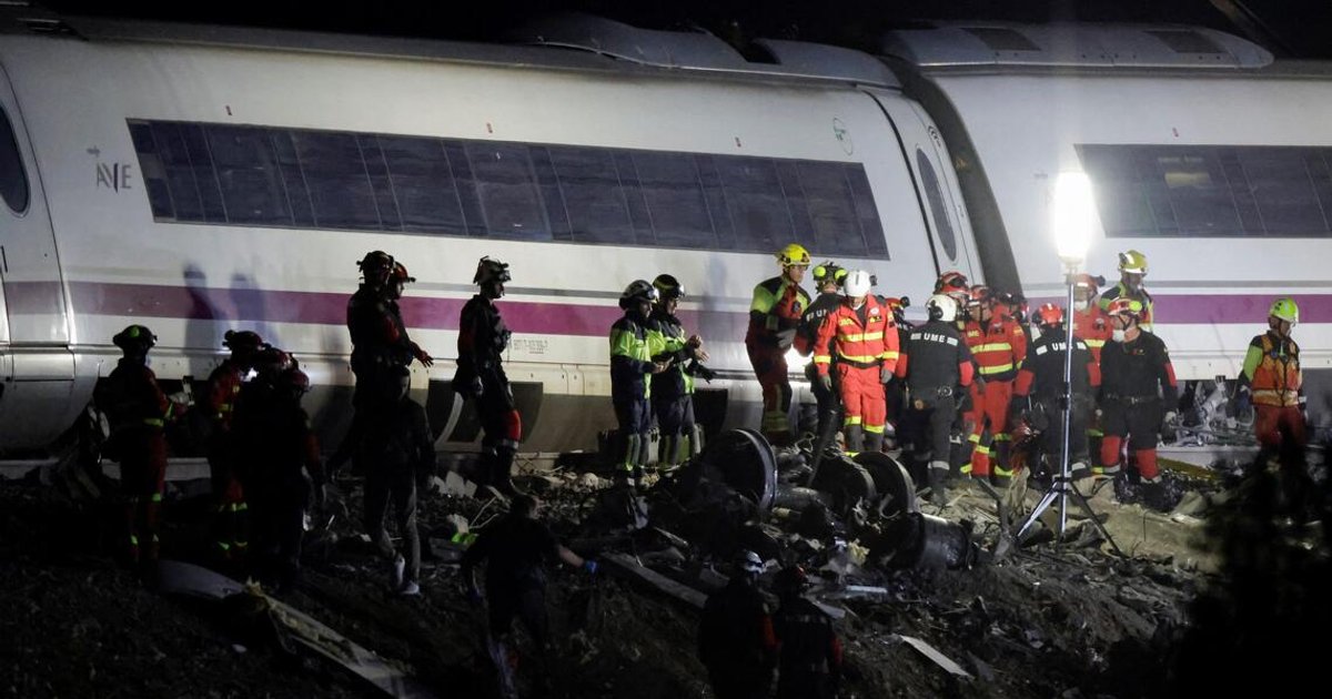Spanish rescuers search trains in hope of finding survivors of deadly crash