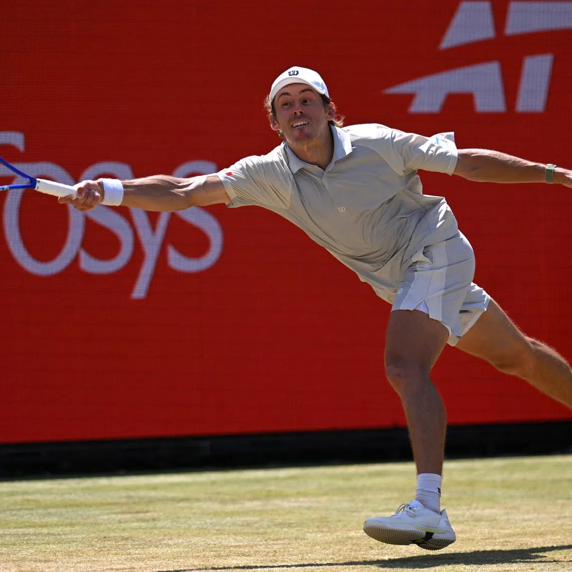 Tennis - Queen's Club Championships - Queen's Club, London, Britain - June 19, 2026 Australia's Alex de Minaur in action during his quarter final match against Brandon Nakashima of the U.S. REUTERS/Jaimi Joy