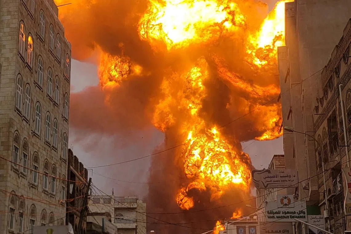 A fire ball rises from the site of an Israeli air strike in Sanaa, Yemen August 24, 2025. REUTERS/Stringer     TPX IMAGES OF THE DAY