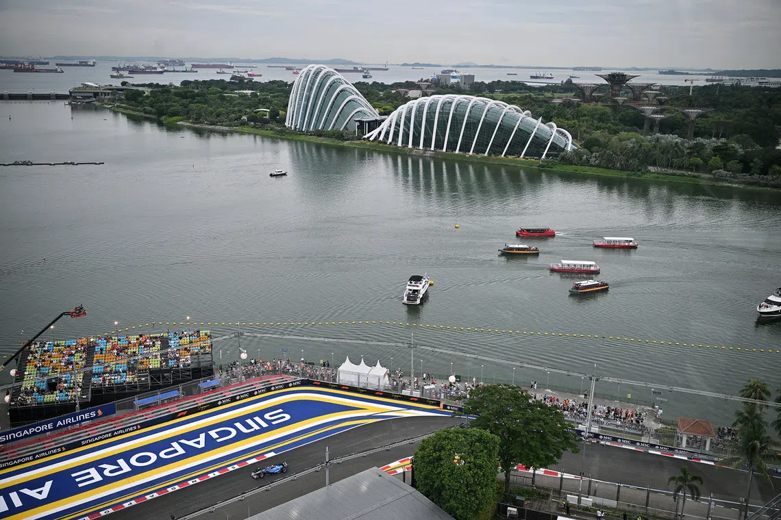 Williams' Carlos Sainz in action during the final practice session of the 2025 Formula One Singapore Airlines Singapore Grand Prix at the Marina Bay Street Circuit on Oct 4, 2025. 