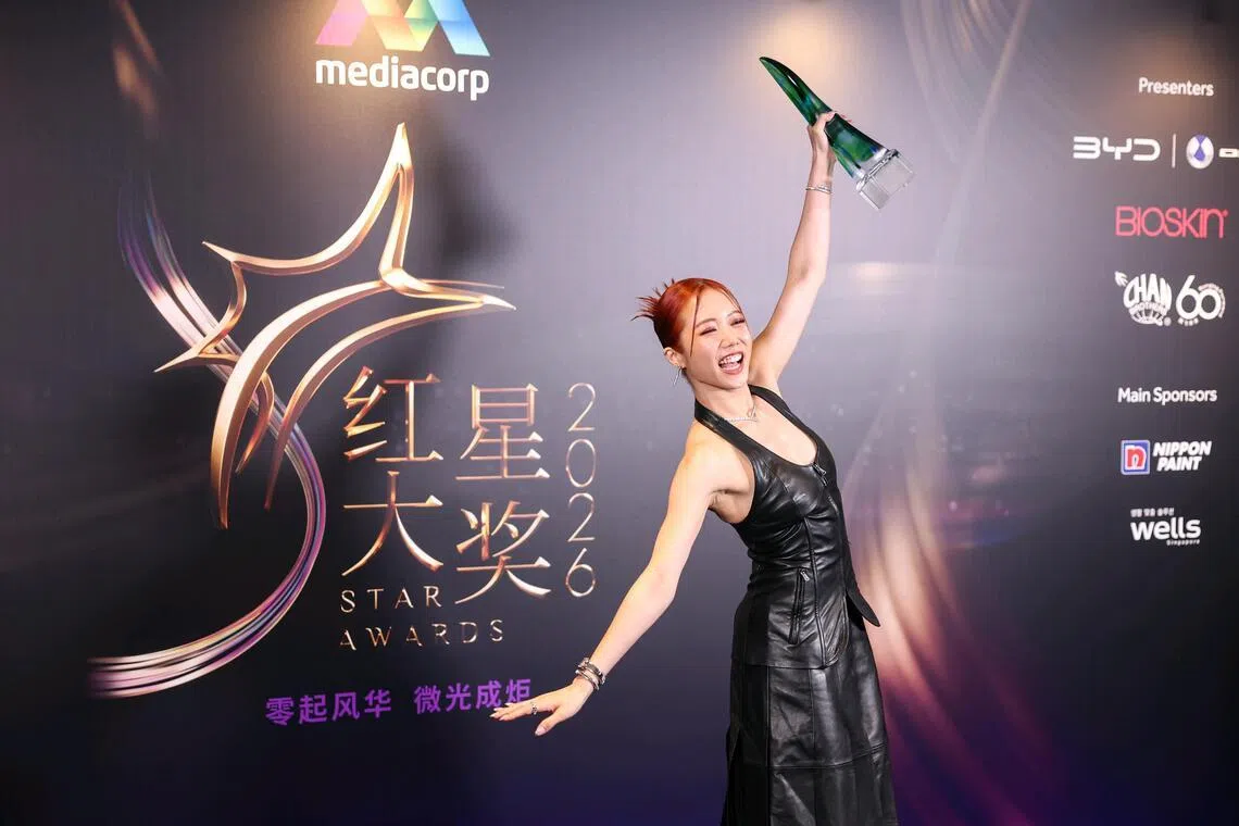 Best Rising Star awardee Gladys Bay.
