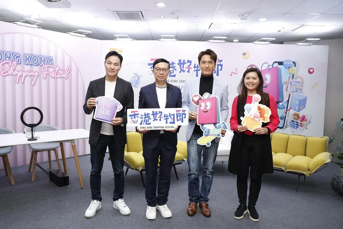 mffest - The launch ceremony for the inaugural Hong Kong Shopping Festival was officiated by Stephen Liang, Assistant Executive Director of the HKTDC (second from left); Leslie Choy, Founder, Chairman and CEO of AUSupreme International Holdings Limited (left); Melody Keung, General Manager of Taikoo Sugar Limited (right); and celebrity Kenneth Ma (second from right). 

Credit: Hong Kong Trade Development Council