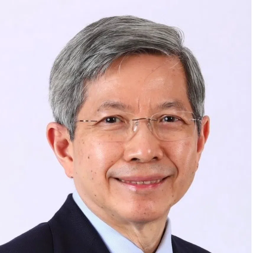 NTUC Enterprise chairman Tan Hee Teck (right) will succeed Wong Kim Yin as Health Promotion Board’s chairman from Oct 1.