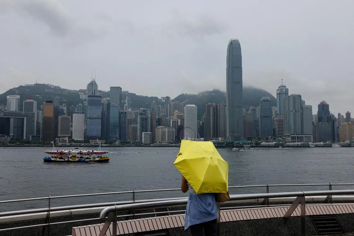 Asia-based hedge fund entrepreneurs are leaving for bigger global so called pod firms, or platforms.