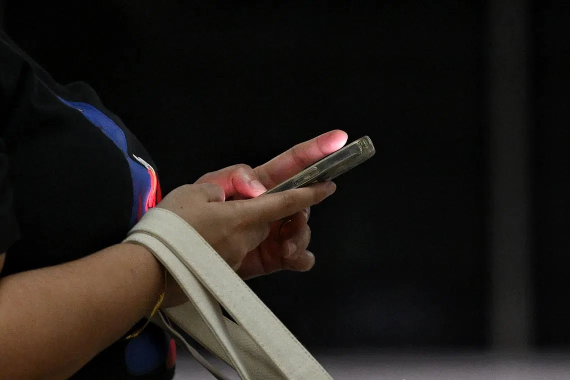 Those who received the mysterious SMS messages said they were afraid that it might either caused by a phishing scam, a phone number leak or a cyber attack.