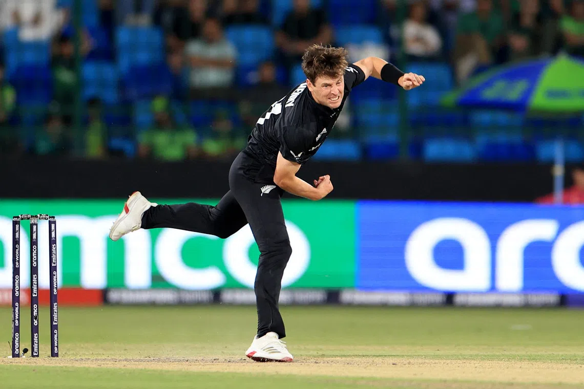 Cricket - ICC Men's Champions Trophy - Group A - Pakistan v New Zealand - National Stadium, Karachi, Pakistan - February 19, 2025 New Zealand's Matt Henry in action REUTERS/Akhtar Soomro