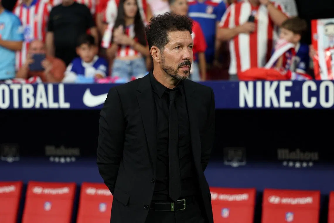 Soccer Football - LaLiga - Atletico Madrid v Girona - Civitas Metropolitano, Madrid, Spain - August 25, 2024 Atletico Madrid coach Diego Simeone before the match REUTERS/Isabel Infantes