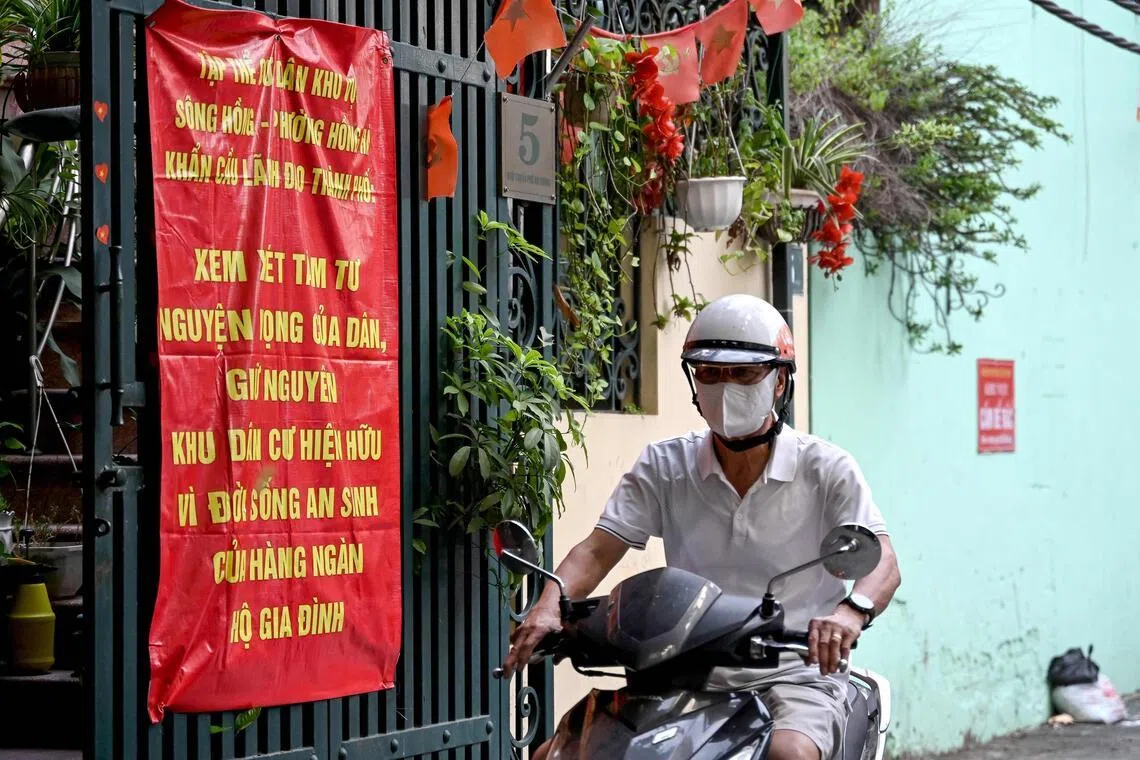 Hanoi residents mount silent protest over home demolitions