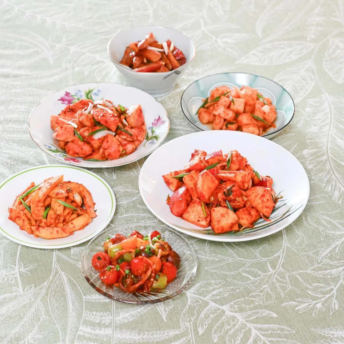 ST20260513_202652000455/hykimchi23/Shintaro Tay/Tan Hsueh Yun//

Feature on making fruit kimchi on May 13, 2026.