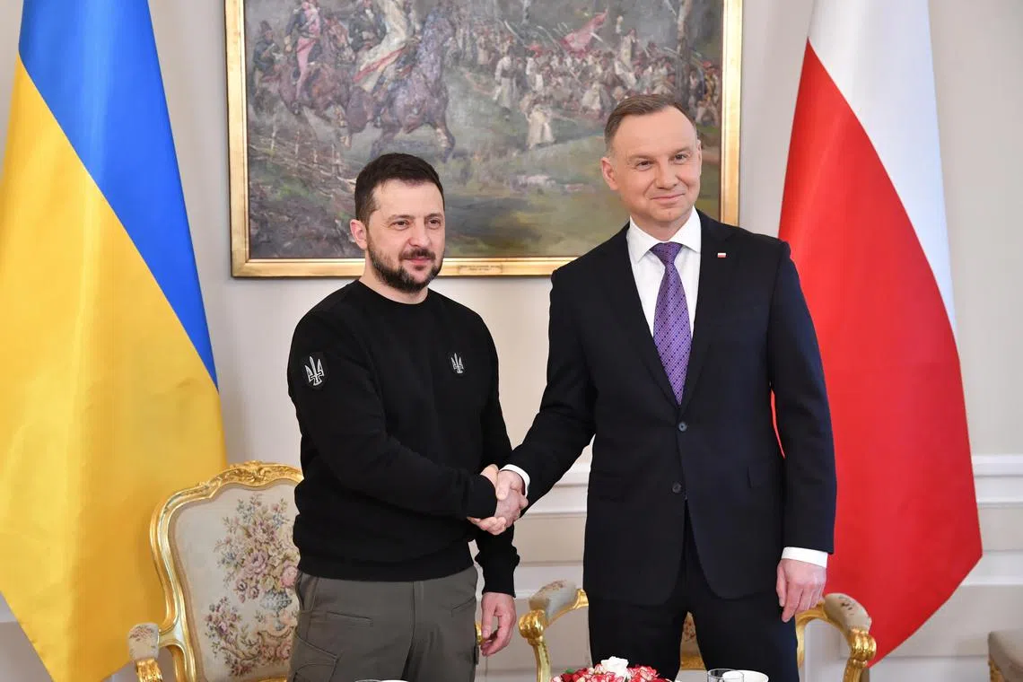 Polish President Andrzej Duda (R) and Ukrainian President Volodymyr Zelensky (L) met at the Presidential Palace in Warsaw on Wednesday.
