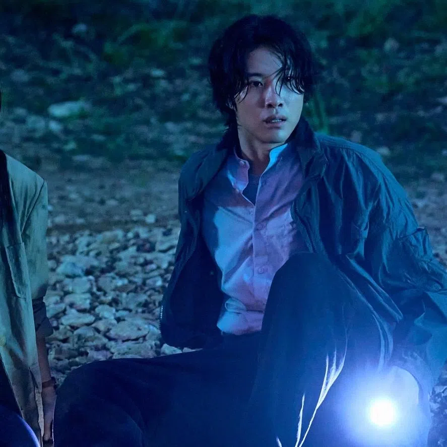 Salmokji: Whispering Water stars Kim Hye-yoon (left) and Lee Jong-won.