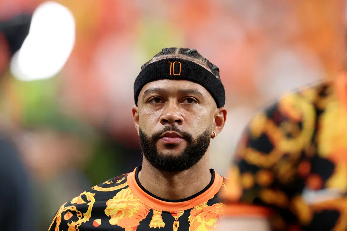 Memphis Depay says Corinthians breached agreement after opting not to extend his contract