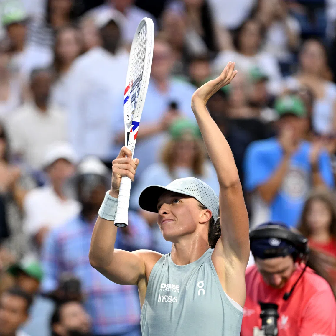 Iga Swiatek combined crisp ball striking with strong court coverage to overwhelm her Russian opponent in 68 minutes.
