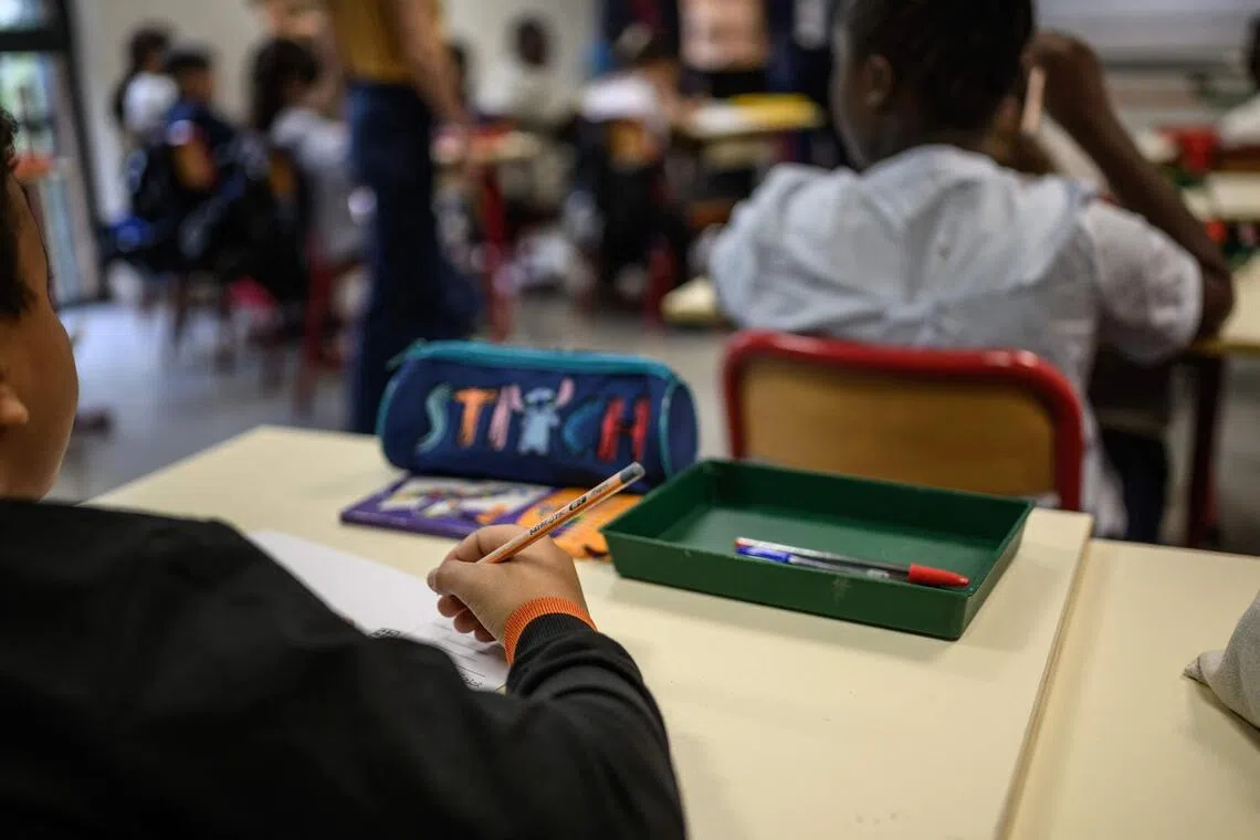 From high school to university, teachers are playing defence against classroom tech that enables cheating and foments distraction.