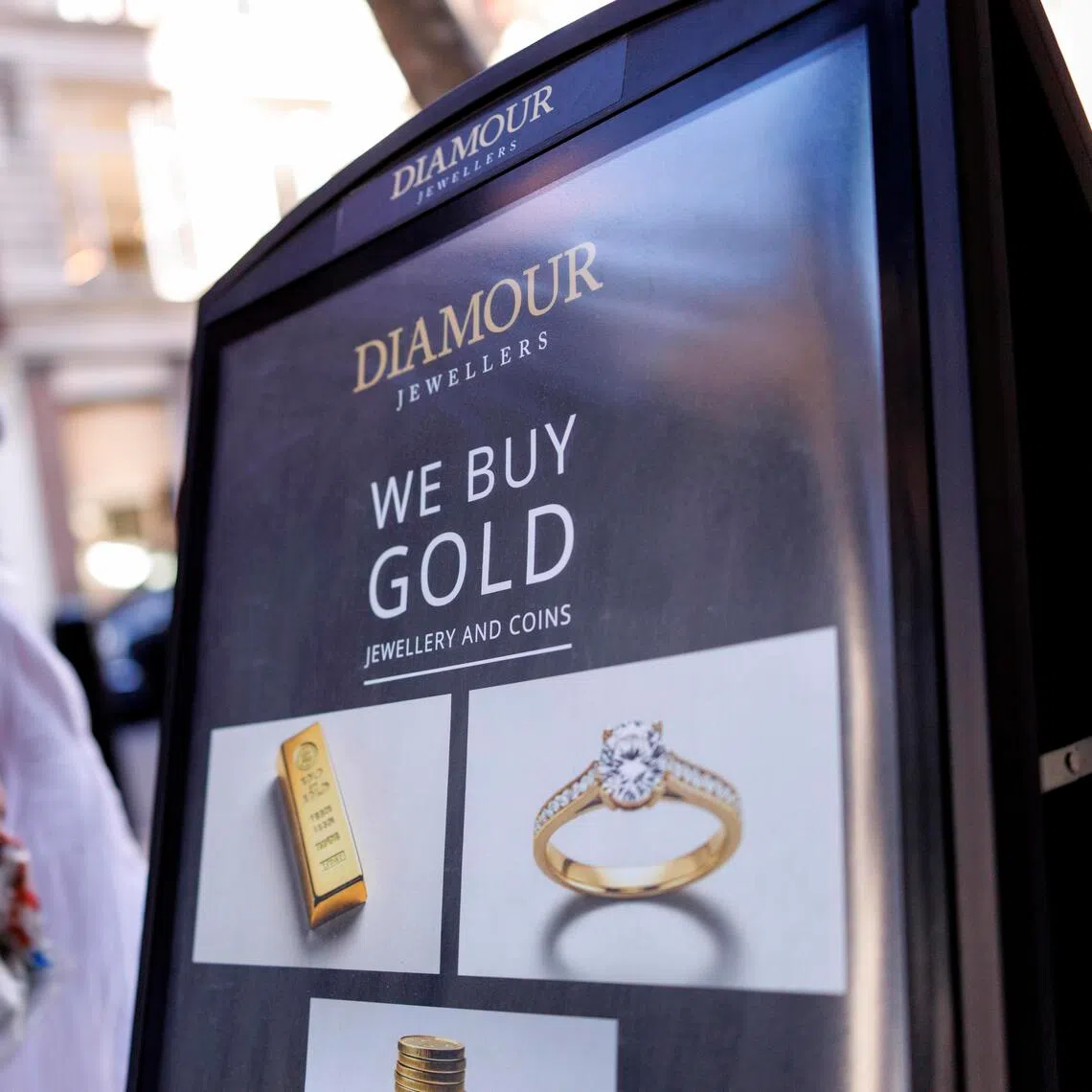 Gold fell on Sept 2 to its lowest in more than three weeks, as the escalating Middle East conflict lifted oil prices and stoked inflation and rate-hike fears.