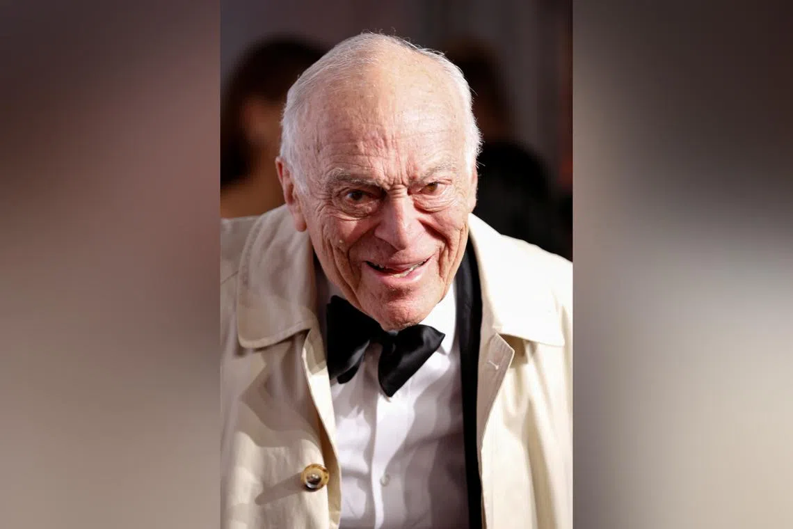 Mr Leonard Lauder built Estee Lauder into one of the world's biggest cosmetics makers in his almost 40 years running it.