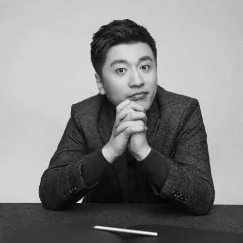 Zhang Xuefeng rose to prominence as a tutor for college and postgraduate entrance exams.