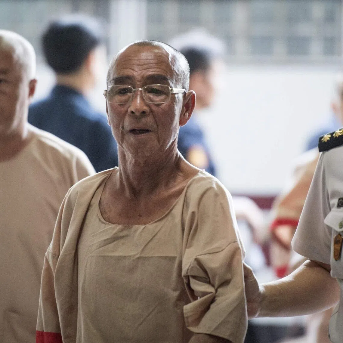 Laota Saenlee, a former anti-communist guerrilla turned drug runner linked to powerful Myanmar drug kingpins, was freed due to his age and good behaviour.