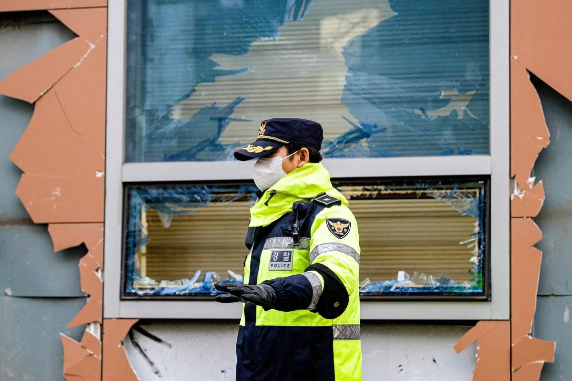 Supporters of South Korean President Yoon Suk Yeol stormed a Seoul court on Jan 19, after a judge extended the impeached leader's detention over his ill-fated attempt to impose martial law. 