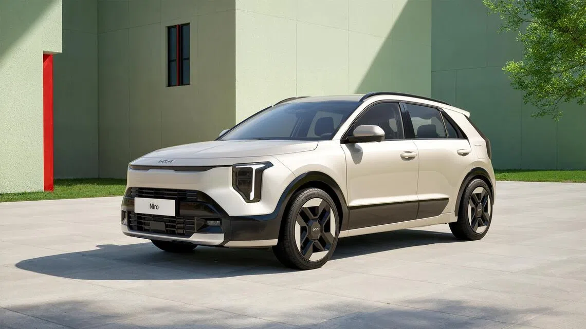 Kia Niro Hybrid packs connectivity tech and sharper looks.