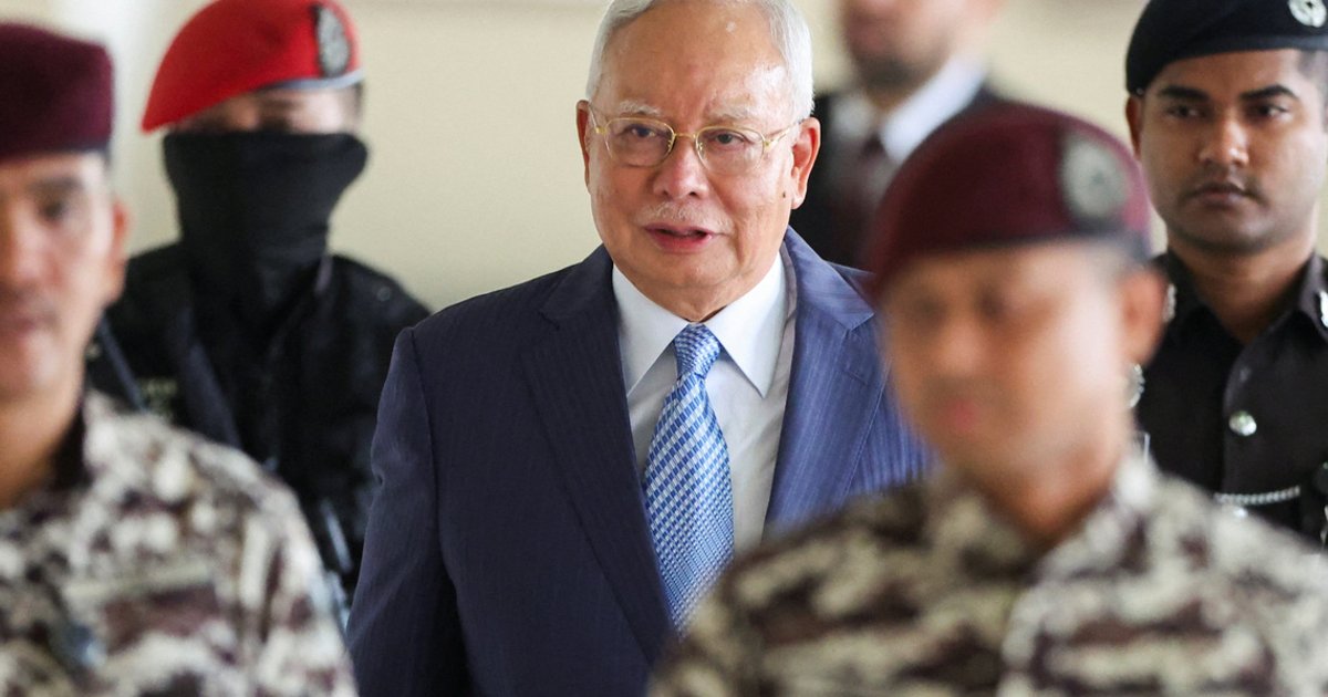 Najib cleared to attend leave hearing in lawsuit against former Malaysia A-G Tommy Thomas