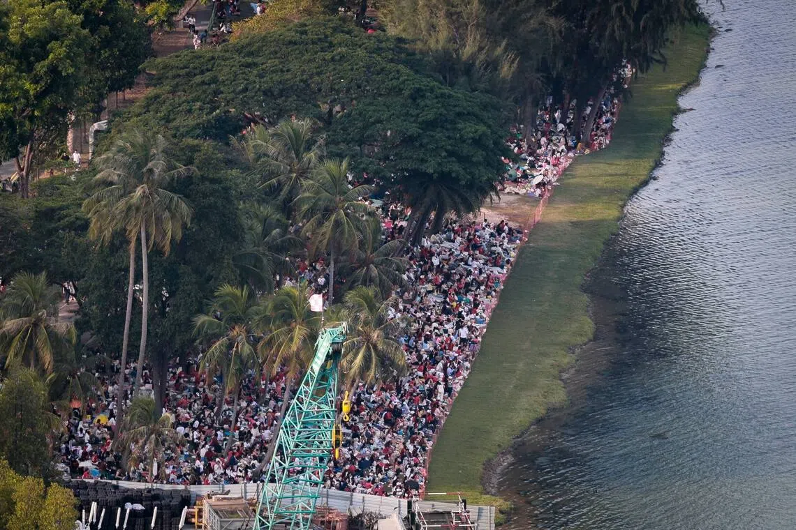 Police close access to areas near National Stadium due to crowding at NDP 2026