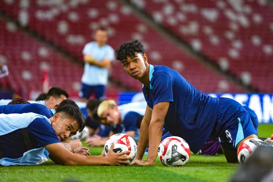 dgsoc16 - "Writer to caption"

Credit: Football Association of Singapore