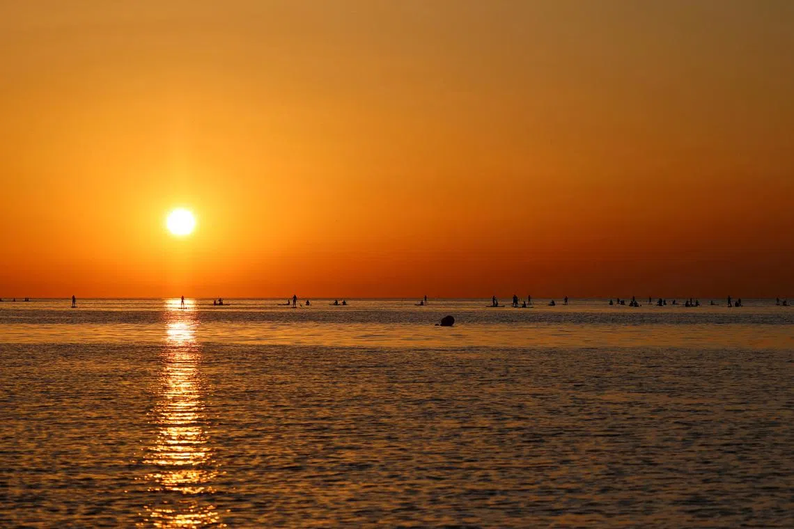 Prolonged exposure to extreme heat can overwhelm the body’s natural cooling systems, causing symptoms ranging from dizziness to organ failure and death.