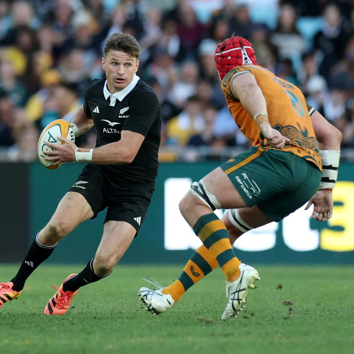 FILE PHOTO: Rugby Union - Bledisloe Cup - Australia v New Zealand - Accor Stadium, Sydney, Australia - October 17, 2026 New Zealand's Beauden Barrett in action REUTERS/Hollie Adams/File Photo
