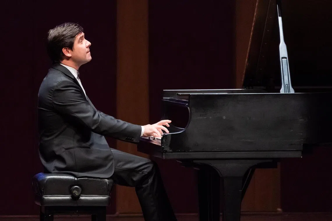 glpiano13 - Pianist Vadym Kholodenko gave a piano recital on June 12.

credit and copyright Ung Ruey Loon
For Life float