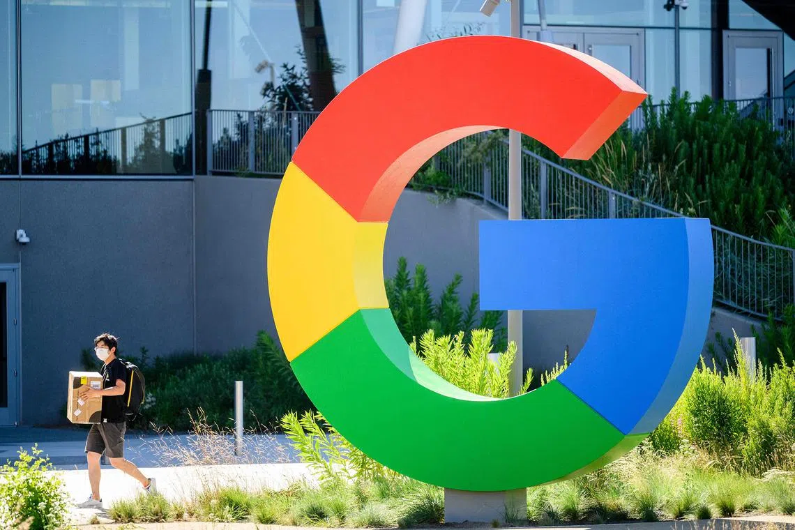 Revenue from Google advertising, which includes Search and YouTube, fell 3.6 Per cent to US$59.04 billion.