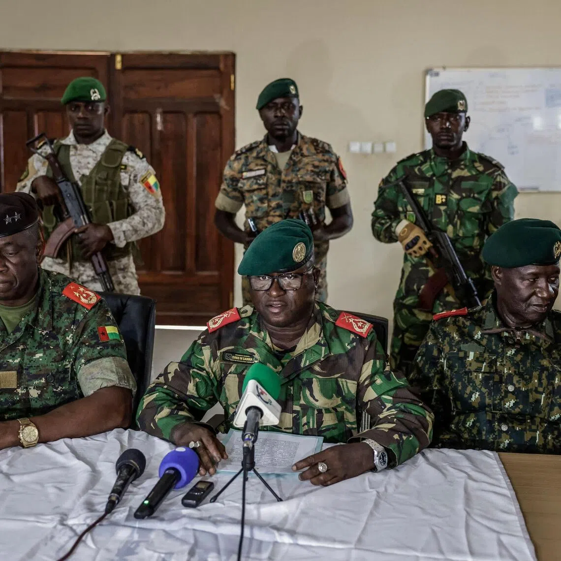 General Denis N'Canha (centre) delivering a press conference in Guinea-Bissau on Nov 26.